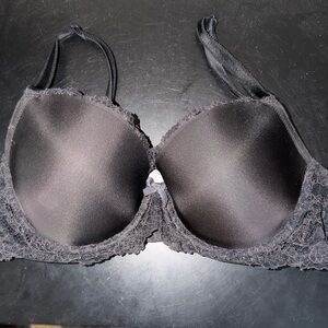 Victoria’s Secret Lined Demi Bra (Black)